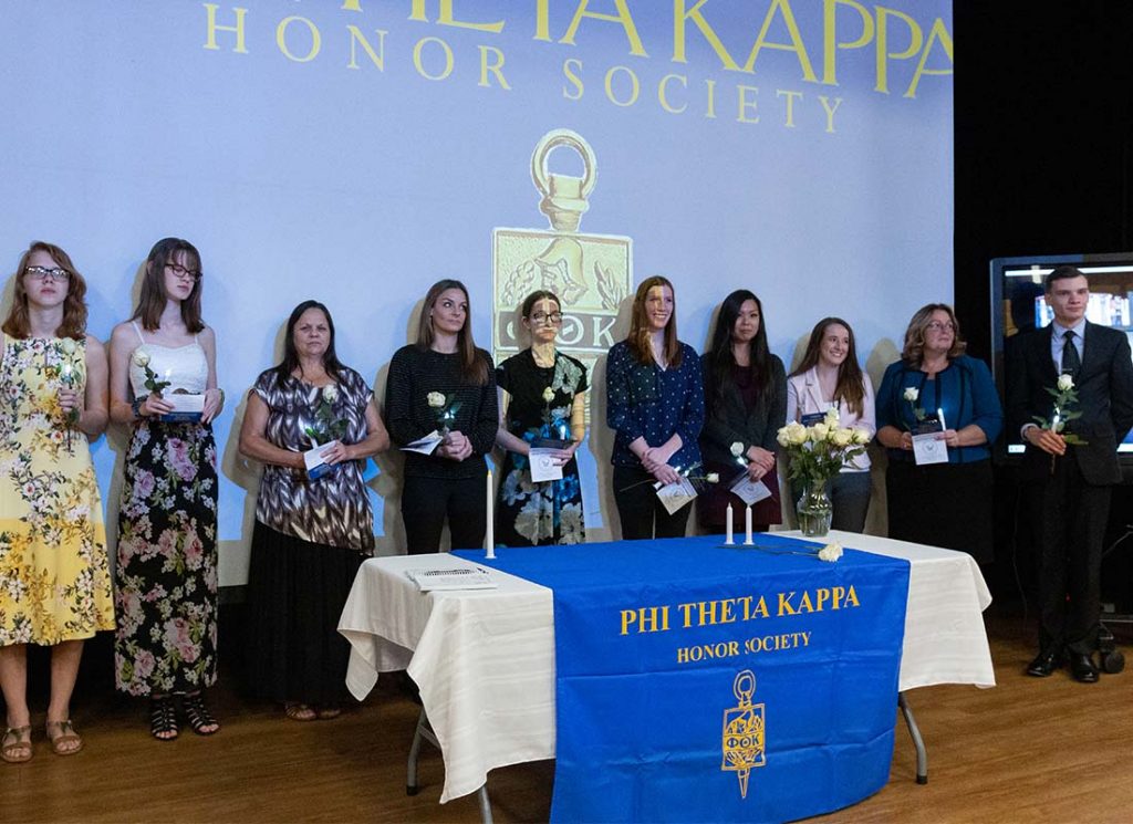 Phi Theta Kappa vice president joins WVU Parkersburg for honor society chapter ceremony