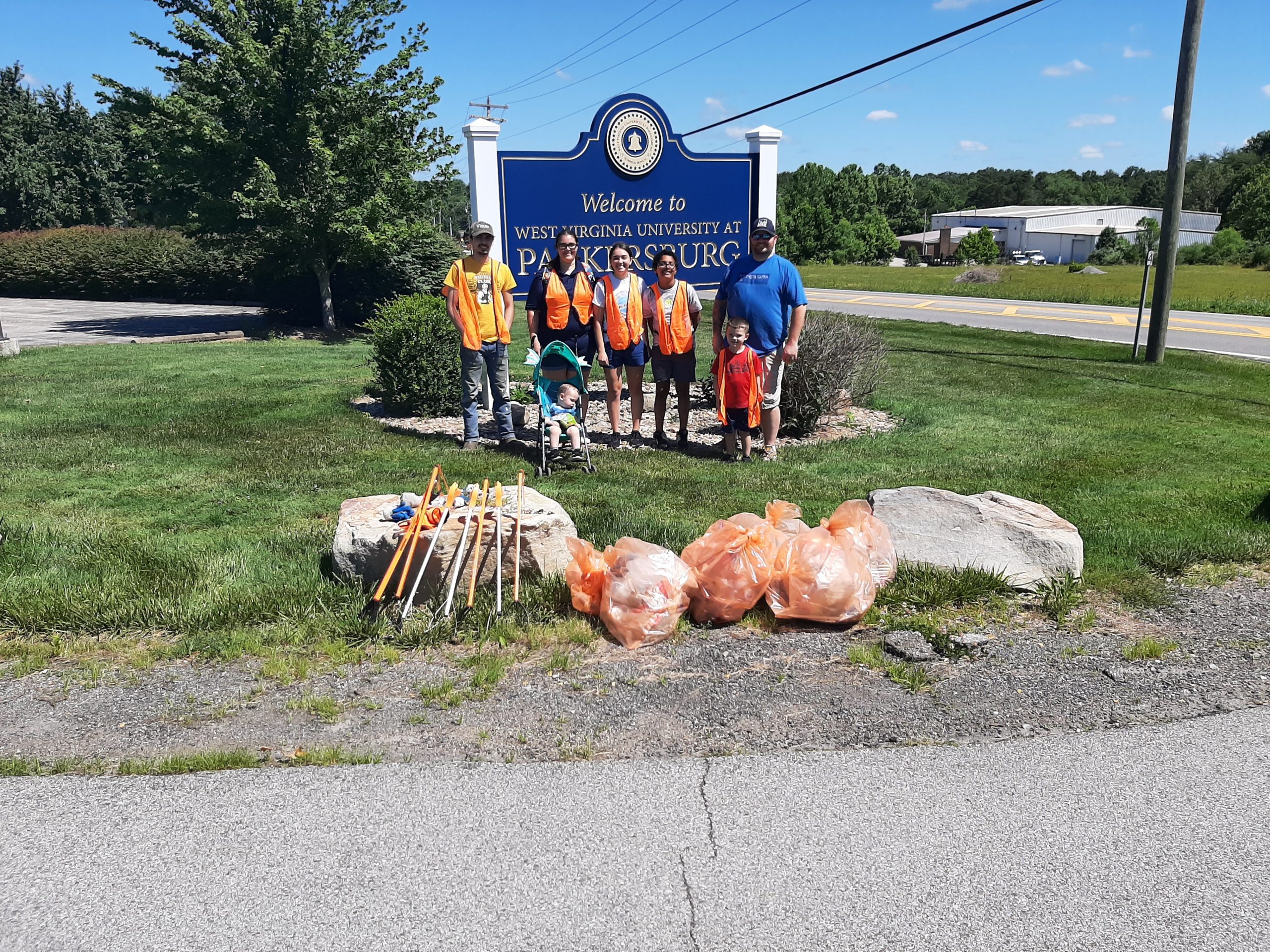 WVU Parkersburg’s Phi Theta Kappa Sigma Omega Chapter Sponsors Adopt-a-Highway Cleanup Event