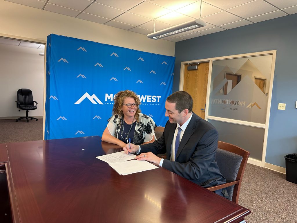 WVUP to offer online Supervisory Management program to Mountwest students